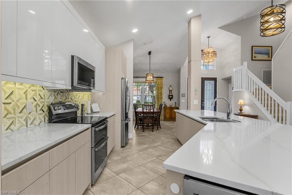 8816 Ventura Way, Naples, FL 34109-19