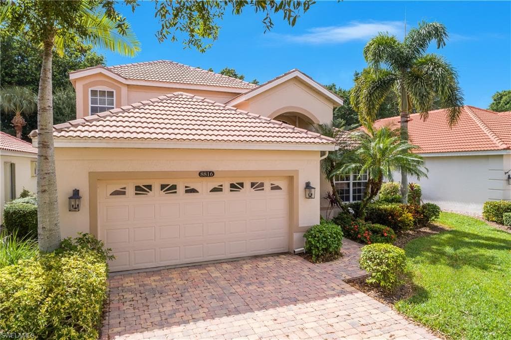 8816 Ventura Way, Naples, FL 34109-3