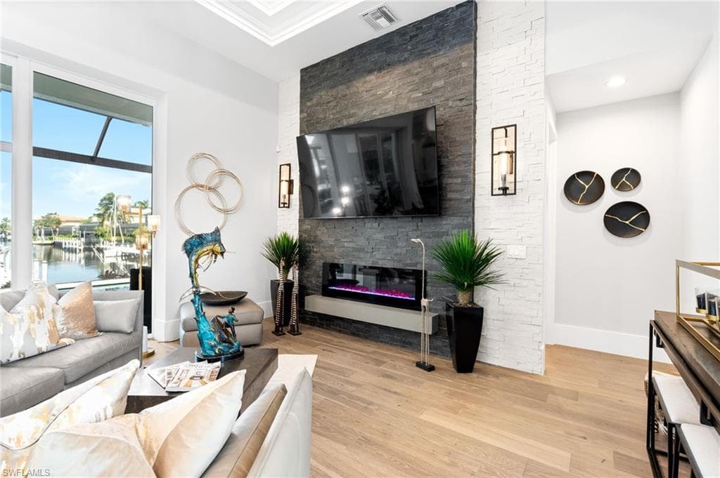 5 Covewood Ct, Marco Island, FL 34145-8