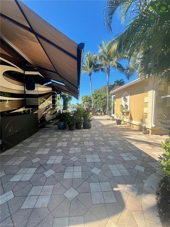 4843 Carriage Ct, Naples, FL 34114-8