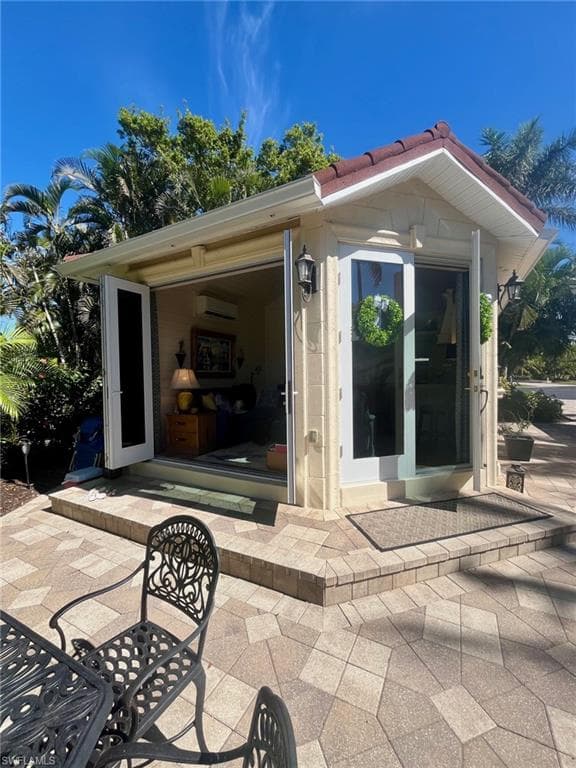 4843 Carriage Ct, Naples, FL 34114-6