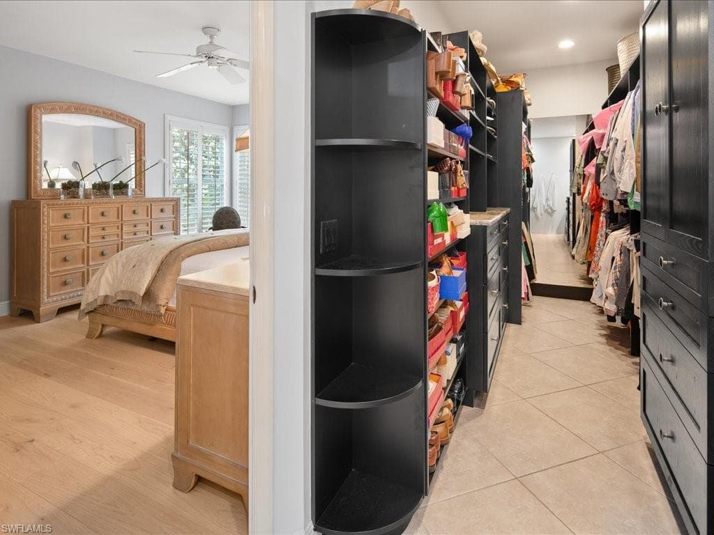 156 Amblewood Ln 7-704, Naples, FL 34105-13