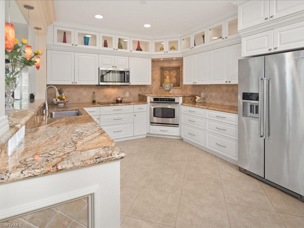 156 Amblewood Ln 7-704, Naples, FL 34105-5