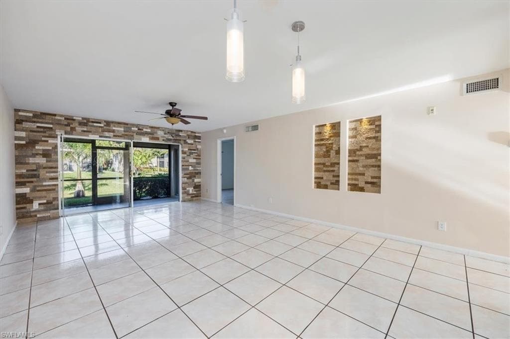 5697 Rattlesnake Hammock Rd C-105, Naples, FL 34113-4