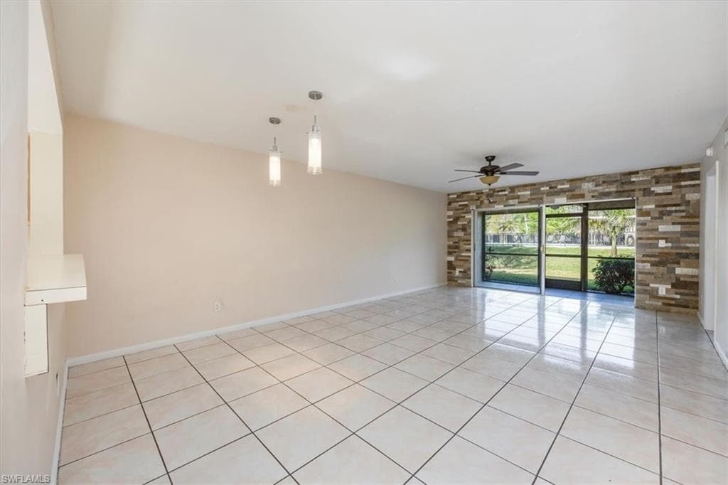 5697 Rattlesnake Hammock Rd C-105, Naples, FL 34113-5