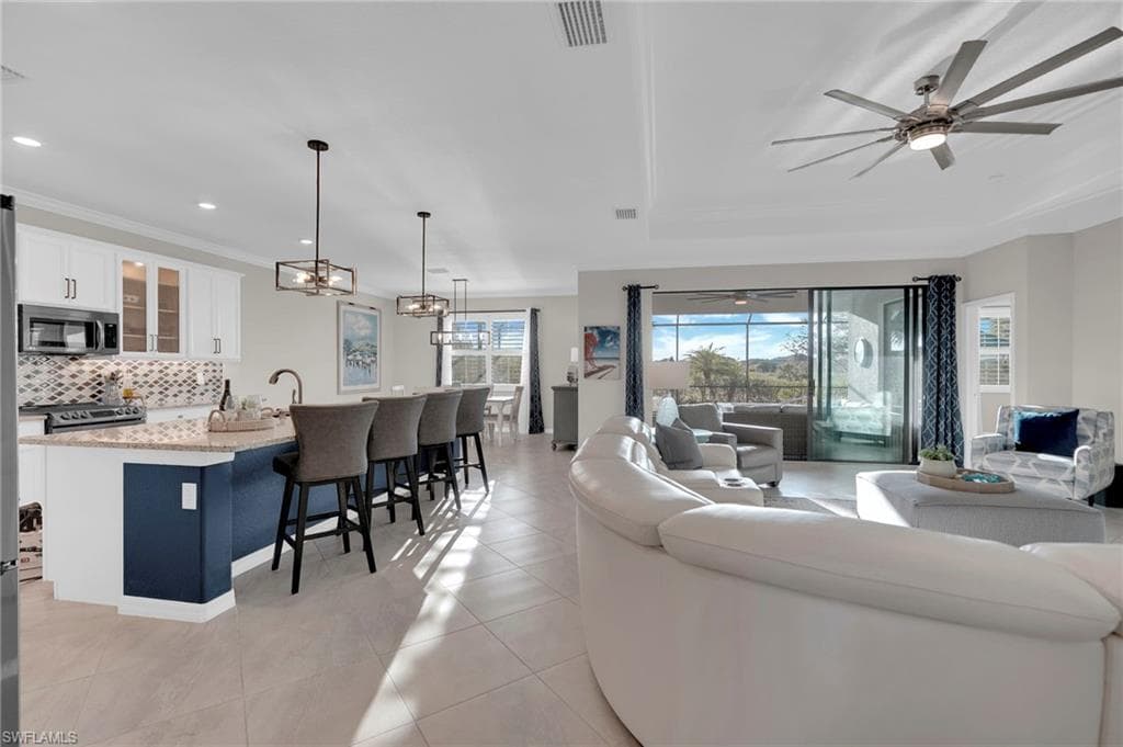 19816 Beechcrest Pl, Estero, FL 33928-7