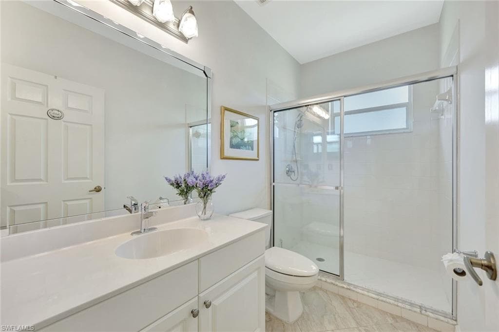 160 Waterside Cir 202, Marco Island, FL 34145-14