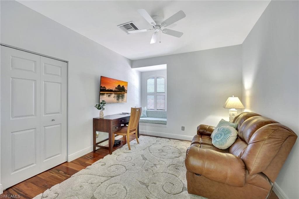 160 Waterside Cir 202, Marco Island, FL 34145-15