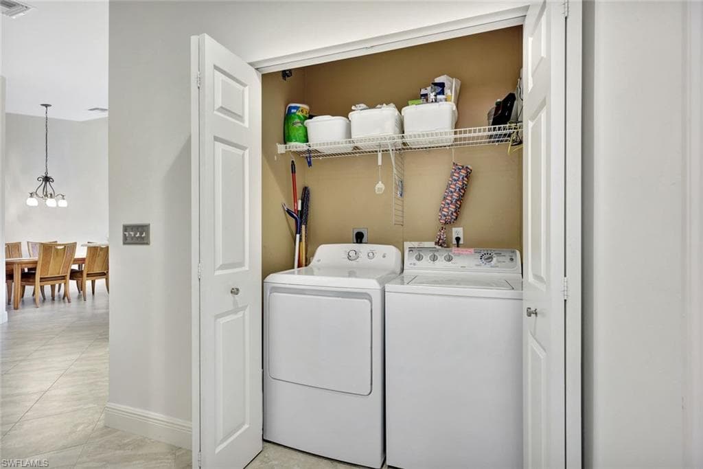 160 Waterside Cir 202, Marco Island, FL 34145-16