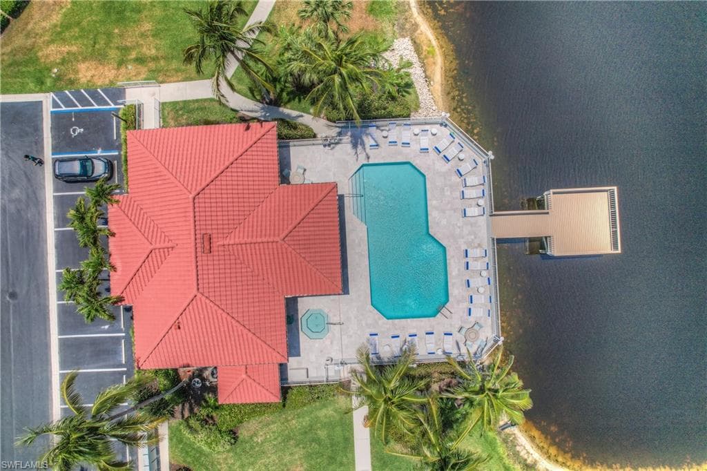 160 Waterside Cir 202, Marco Island, FL 34145-30