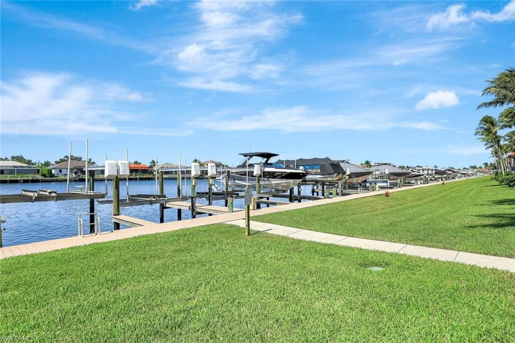 160 Waterside Cir 202, Marco Island, FL 34145-37