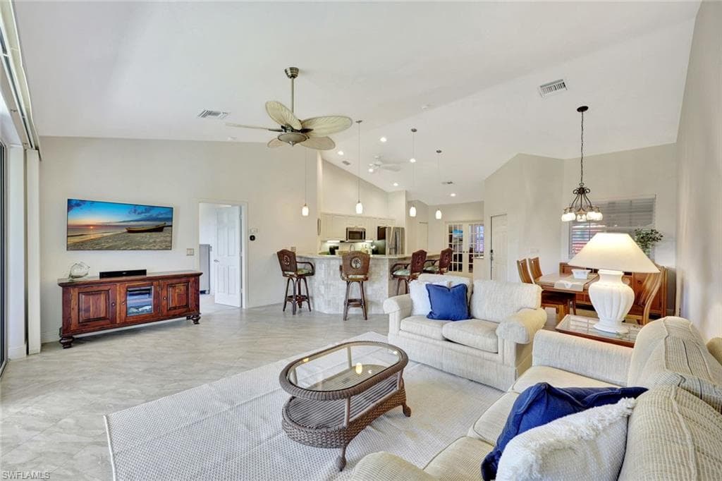 160 Waterside Cir 202, Marco Island, FL 34145-4