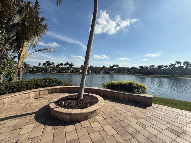 4801 Corian Ct, Naples, FL 34114-10