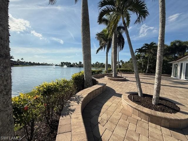 4801 Corian Ct, Naples, FL 34114-15