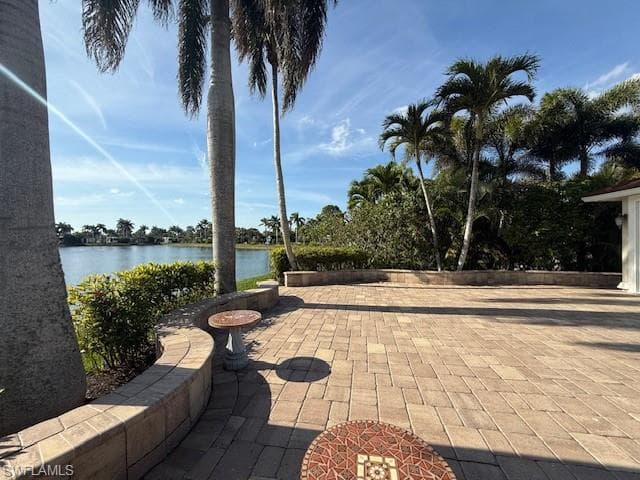 4801 Corian Ct, Naples, FL 34114-18