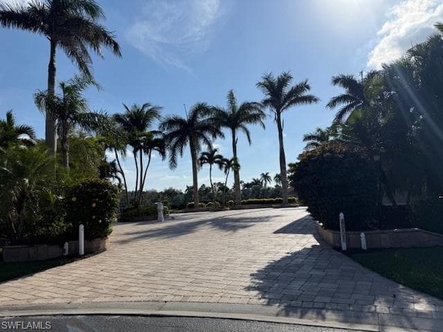 4801 Corian Ct, Naples, FL 34114-1