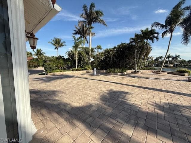 4801 Corian Ct, Naples, FL 34114-29