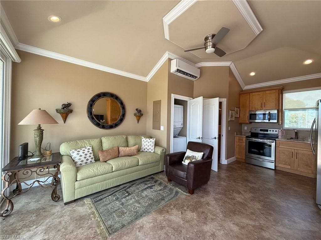 4801 Corian Ct, Naples, FL 34114-30