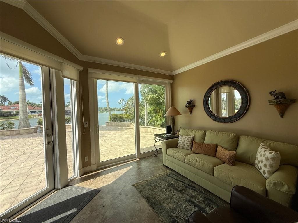 4801 Corian Ct, Naples, FL 34114-38