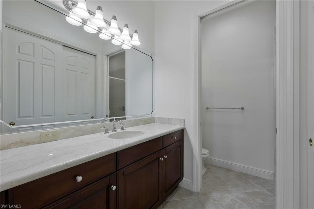 5616 Hammock Isles Dr, Naples, FL 34119-20