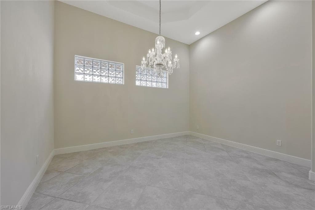 5616 Hammock Isles Dr, Naples, FL 34119-21