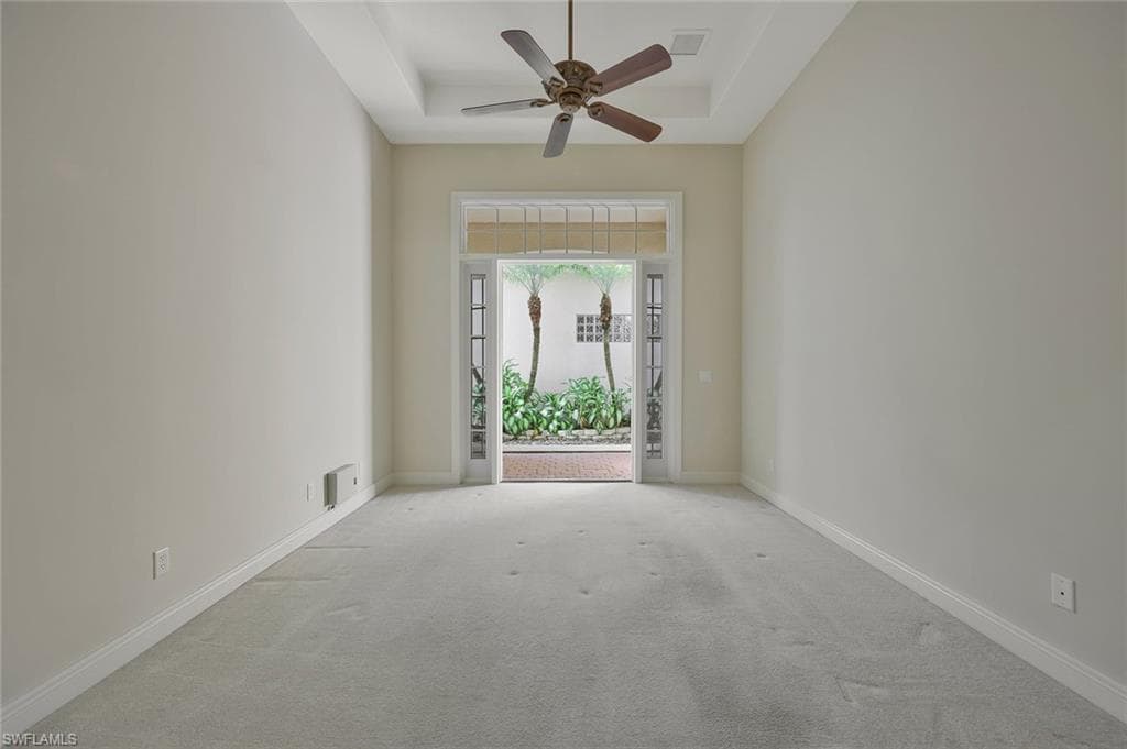 5616 Hammock Isles Dr, Naples, FL 34119-22