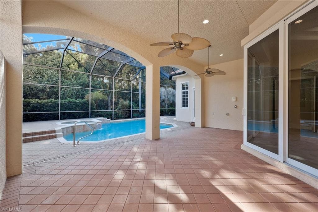 5616 Hammock Isles Dr, Naples, FL 34119-3