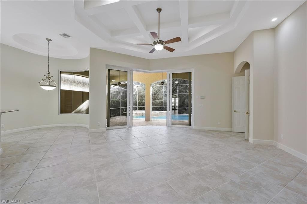 5616 Hammock Isles Dr, Naples, FL 34119-6