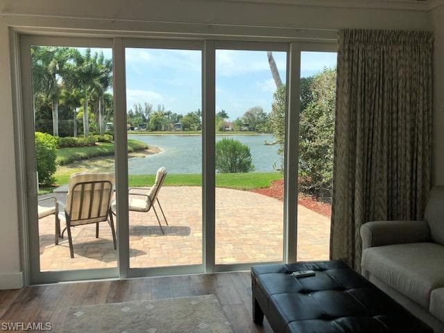 4713 Southern Breeze Dr, Naples, FL 34114-9