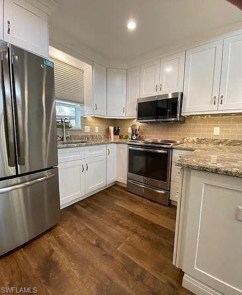 4713 Southern Breeze Dr, Naples, FL 34114-10