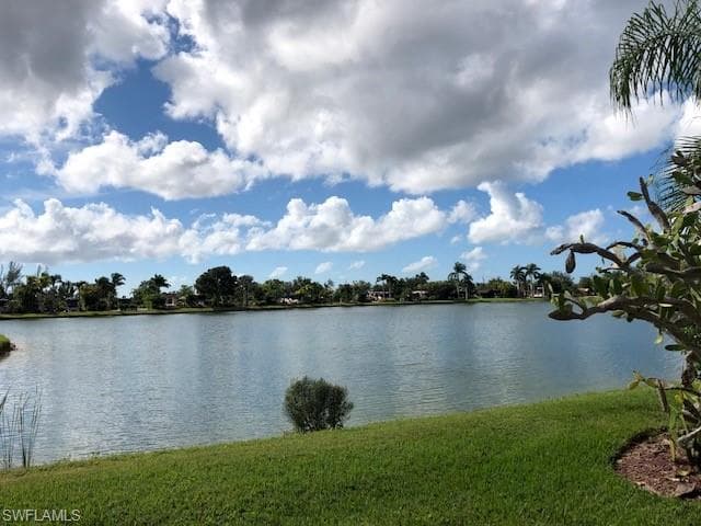 4713 Southern Breeze Dr, Naples, FL 34114-5