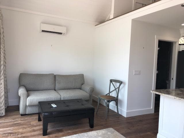 4713 Southern Breeze Dr, Naples, FL 34114-7