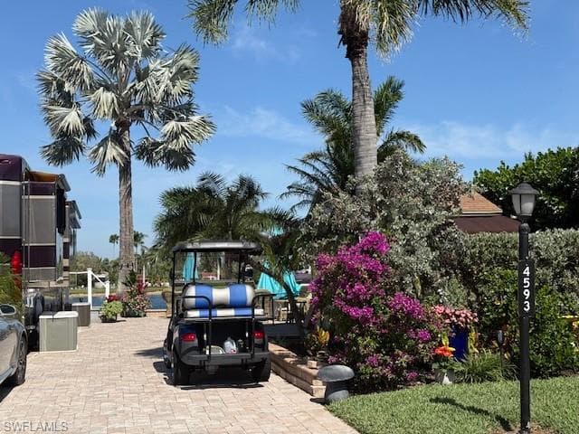 4593 Southern Breeze Dr, Naples, FL 34114-4