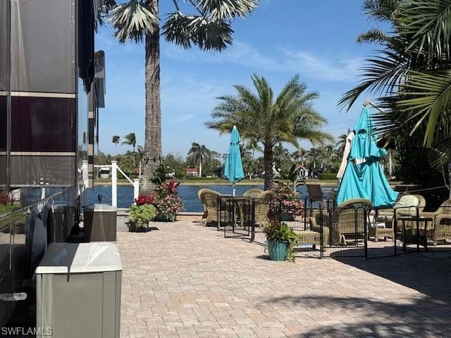 4593 Southern Breeze Dr, Naples, FL 34114-5