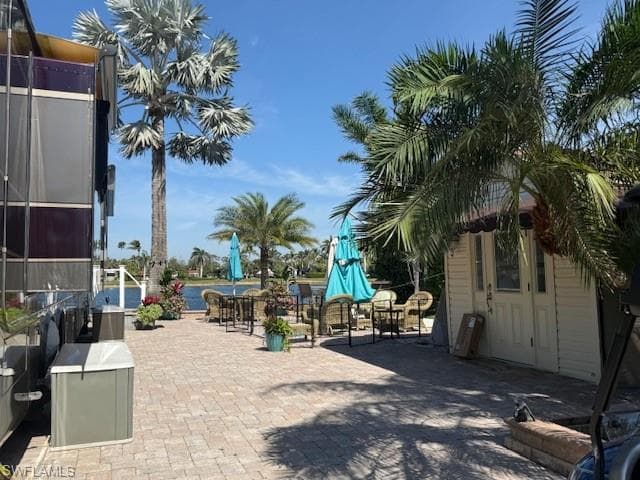 4593 Southern Breeze Dr, Naples, FL 34114-6