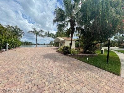 4629 Southern Breeze Dr, Naples, FL 34114-1