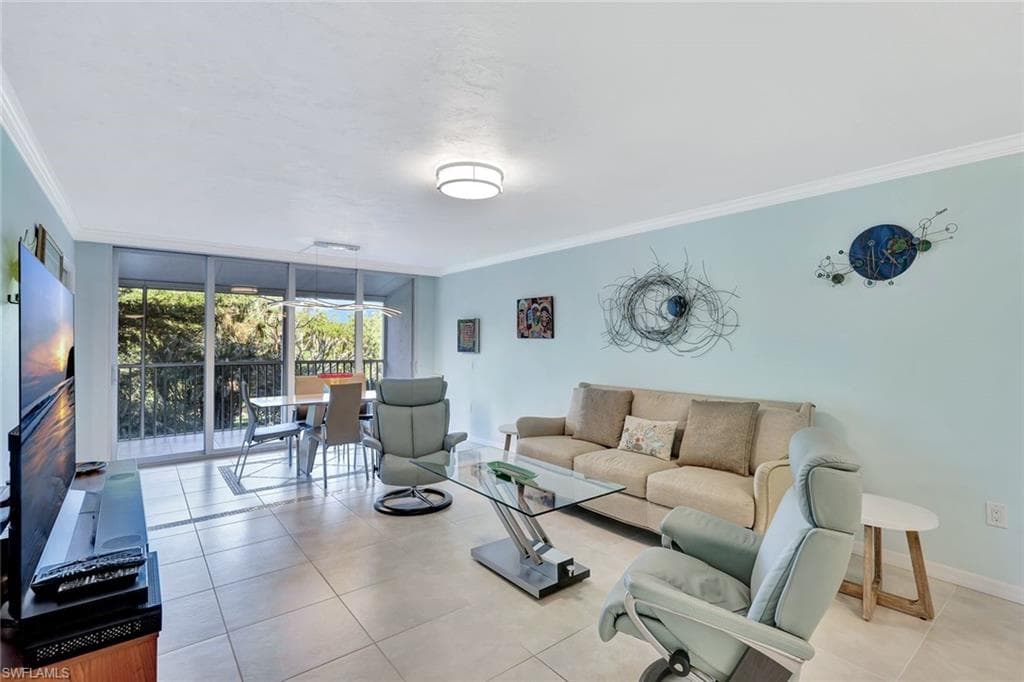 100 Stevens Landing Dr 101, Marco Island, FL 34145-4