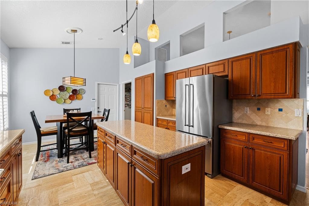 1845 Pondside Ln, Naples, FL 34109-17