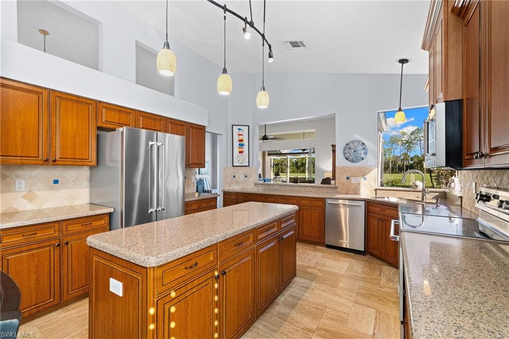 1845 Pondside Ln, Naples, FL 34109-19