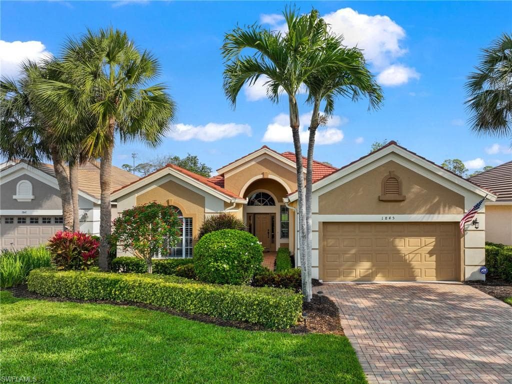 1845 Pondside Ln, Naples, FL 34109-2