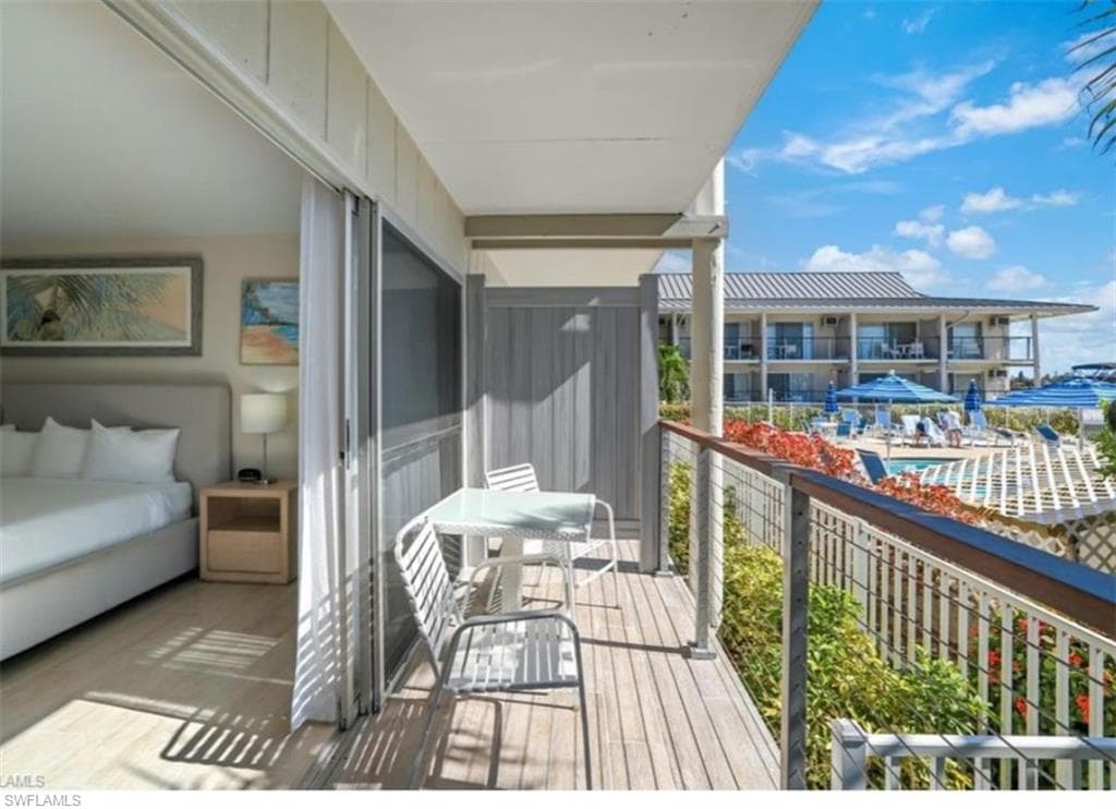 900 Broad Ave S 140, Naples, FL 34102-1