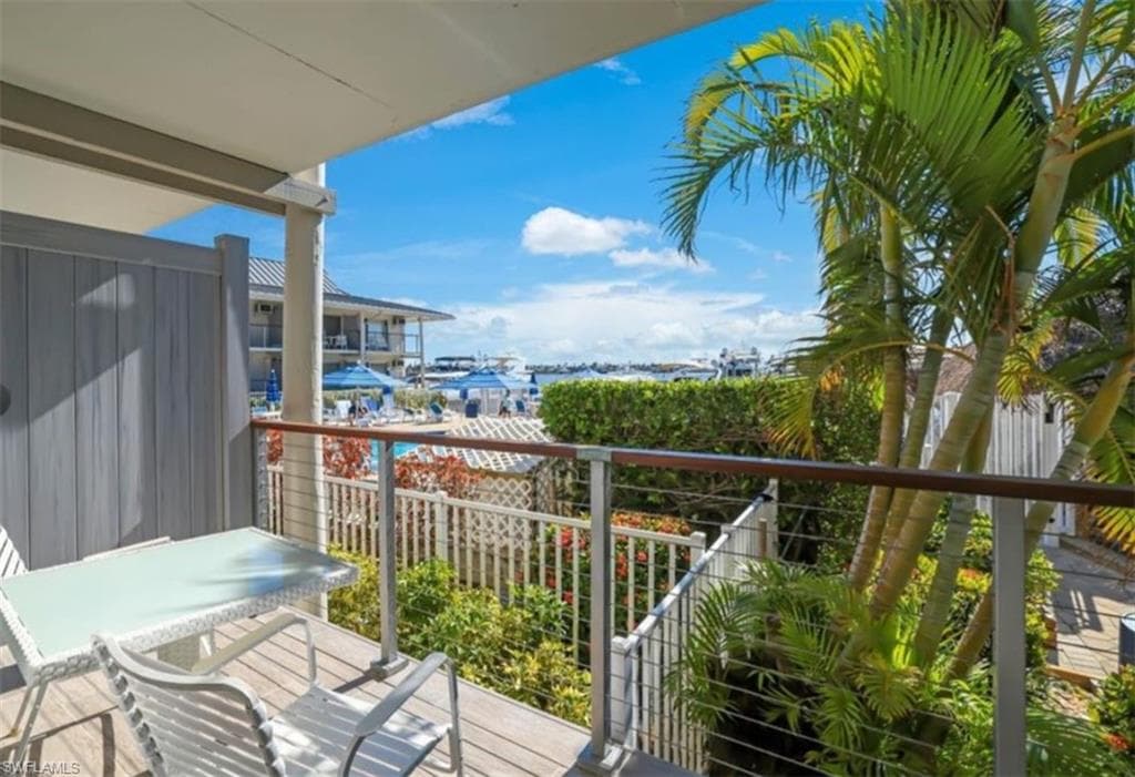 900 Broad Ave S 140, Naples, FL 34102-2