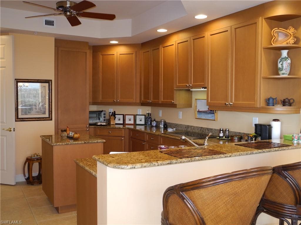 445 Cove Tower Dr 1702, Naples, FL 34110-11