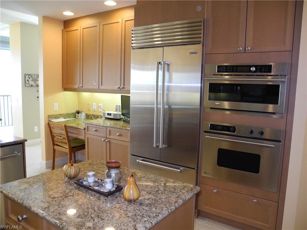 445 Cove Tower Dr 1702, Naples, FL 34110-13