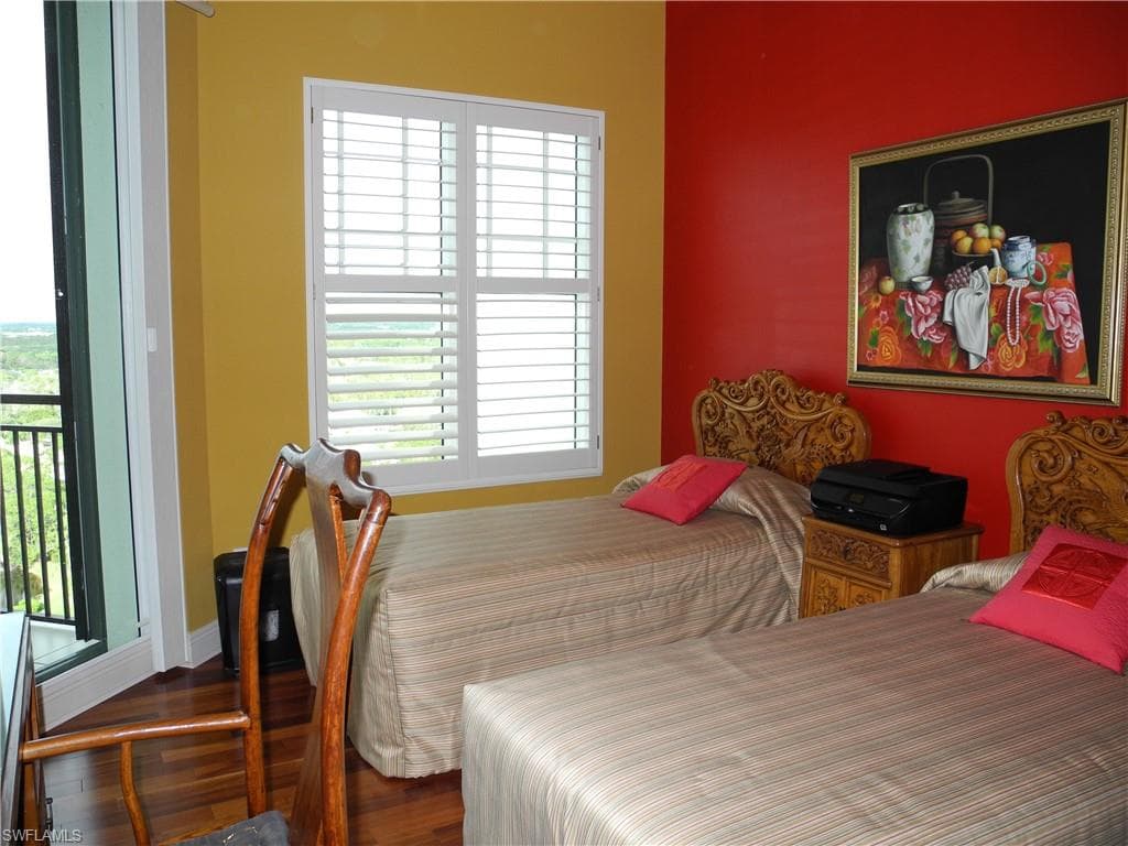 445 Cove Tower Dr 1702, Naples, FL 34110-20