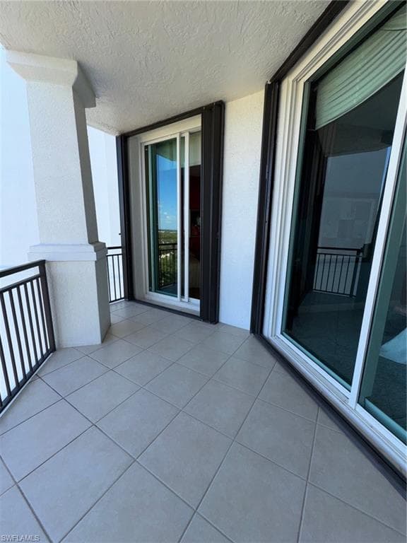 445 Cove Tower Dr 1702, Naples, FL 34110-22