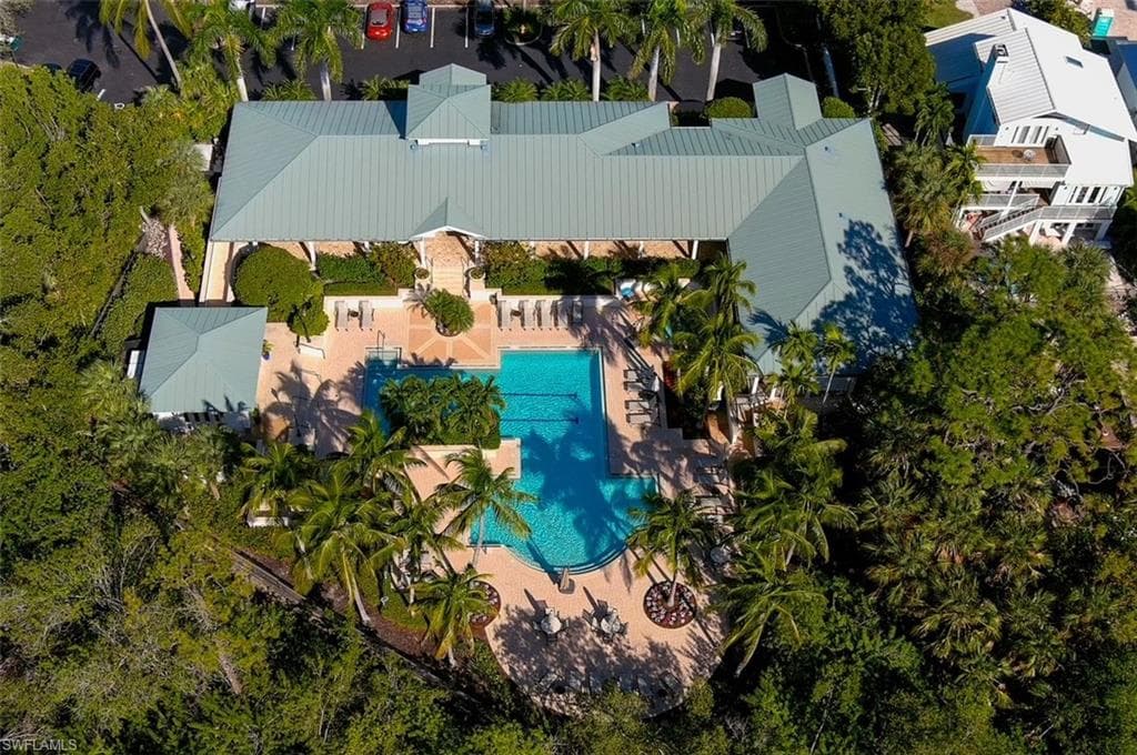 445 Cove Tower Dr 1702, Naples, FL 34110-24