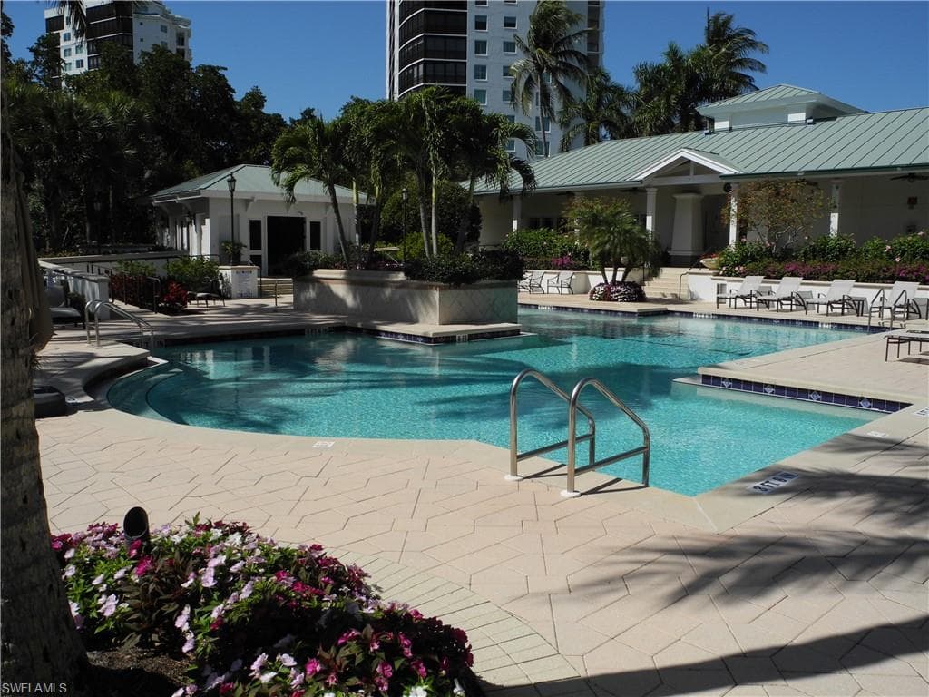 445 Cove Tower Dr 1702, Naples, FL 34110-28