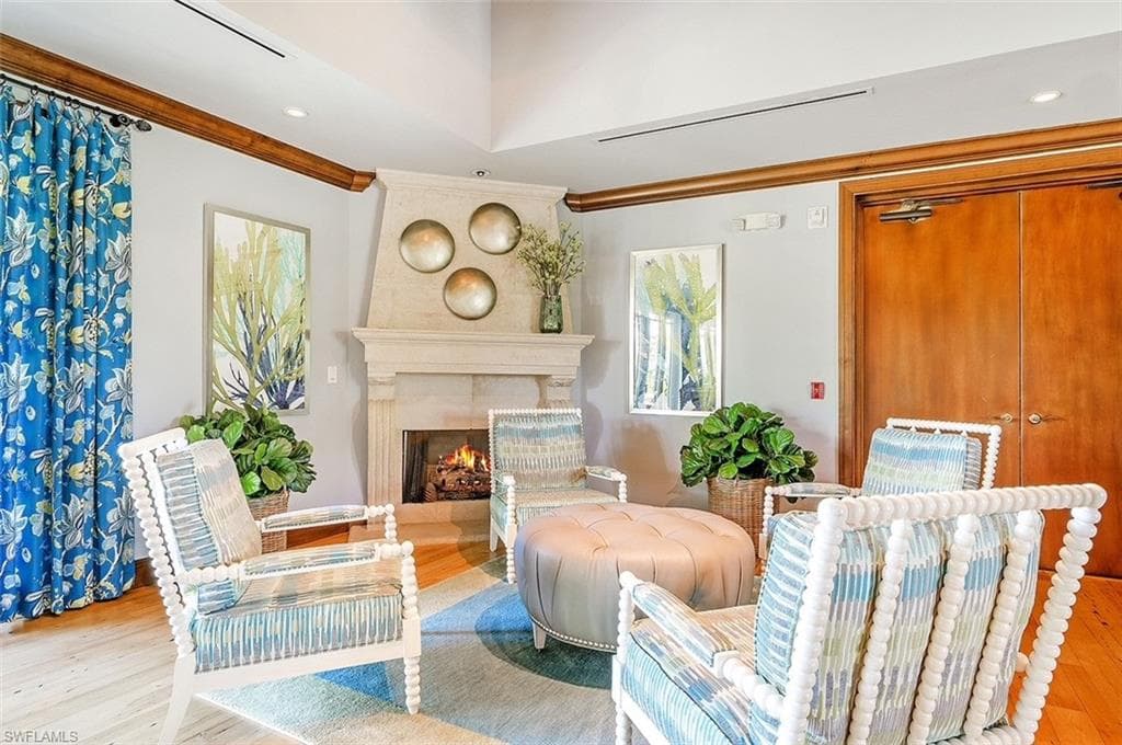 445 Cove Tower Dr 1702, Naples, FL 34110-32