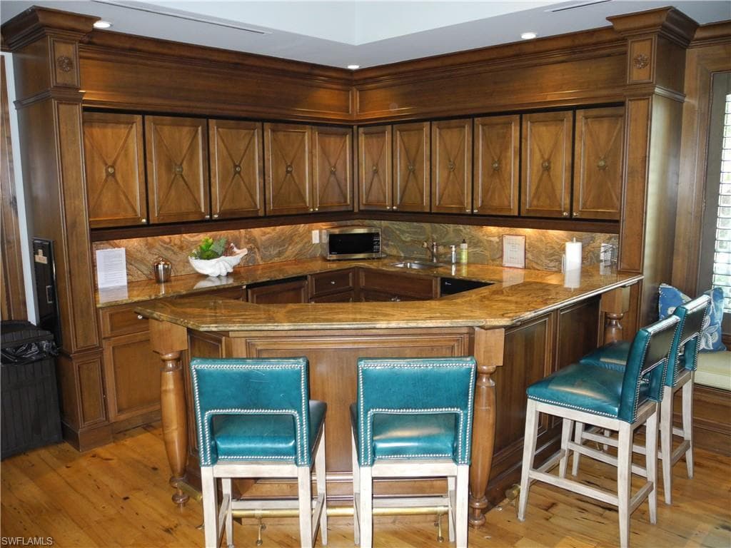 445 Cove Tower Dr 1702, Naples, FL 34110-33